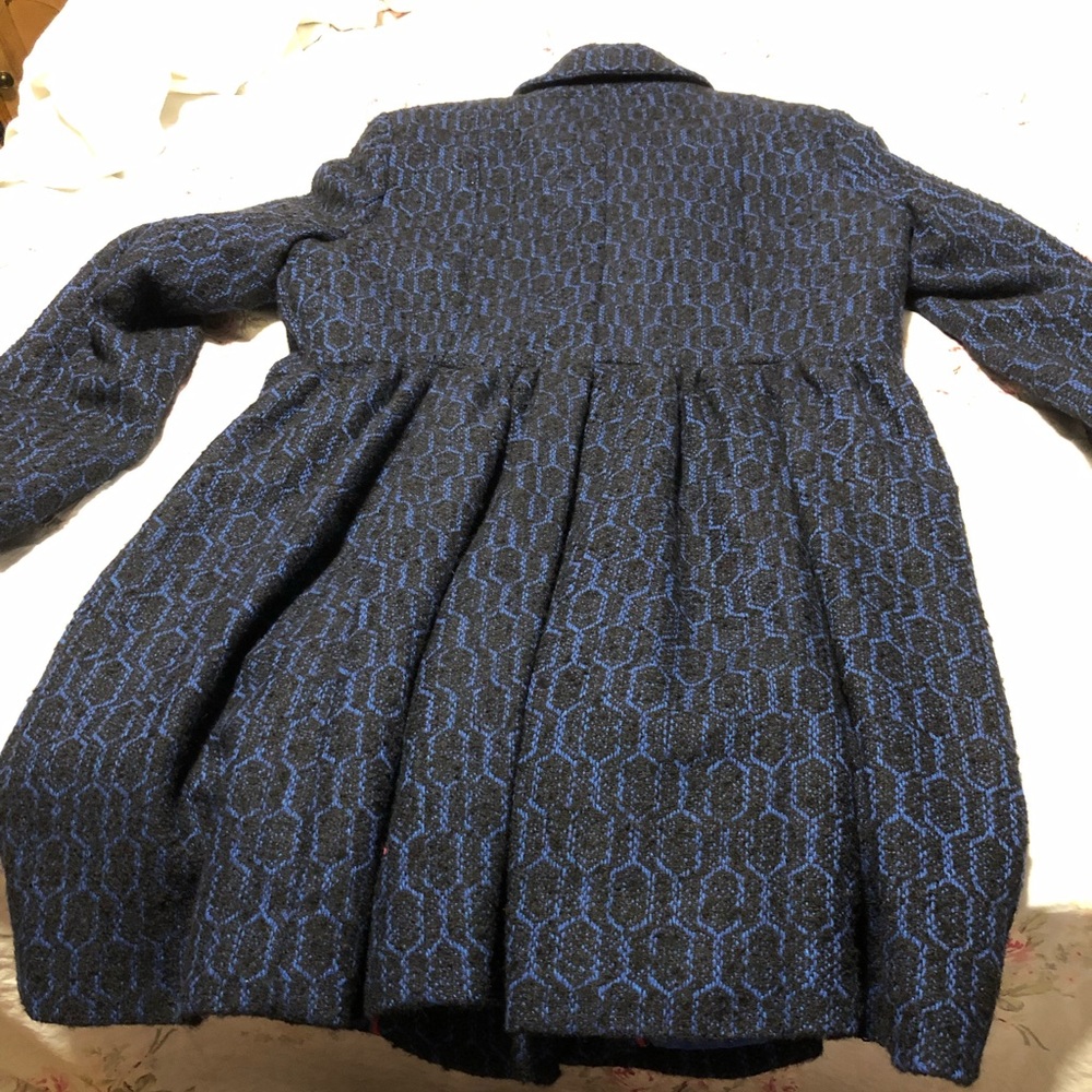 Women’s cool weather coat - Picture 3 of 11